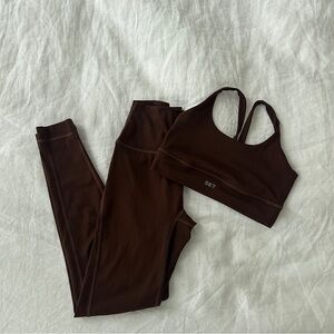 Set Active LUXFORM® SCOOP Y BRA and LEGGINGS